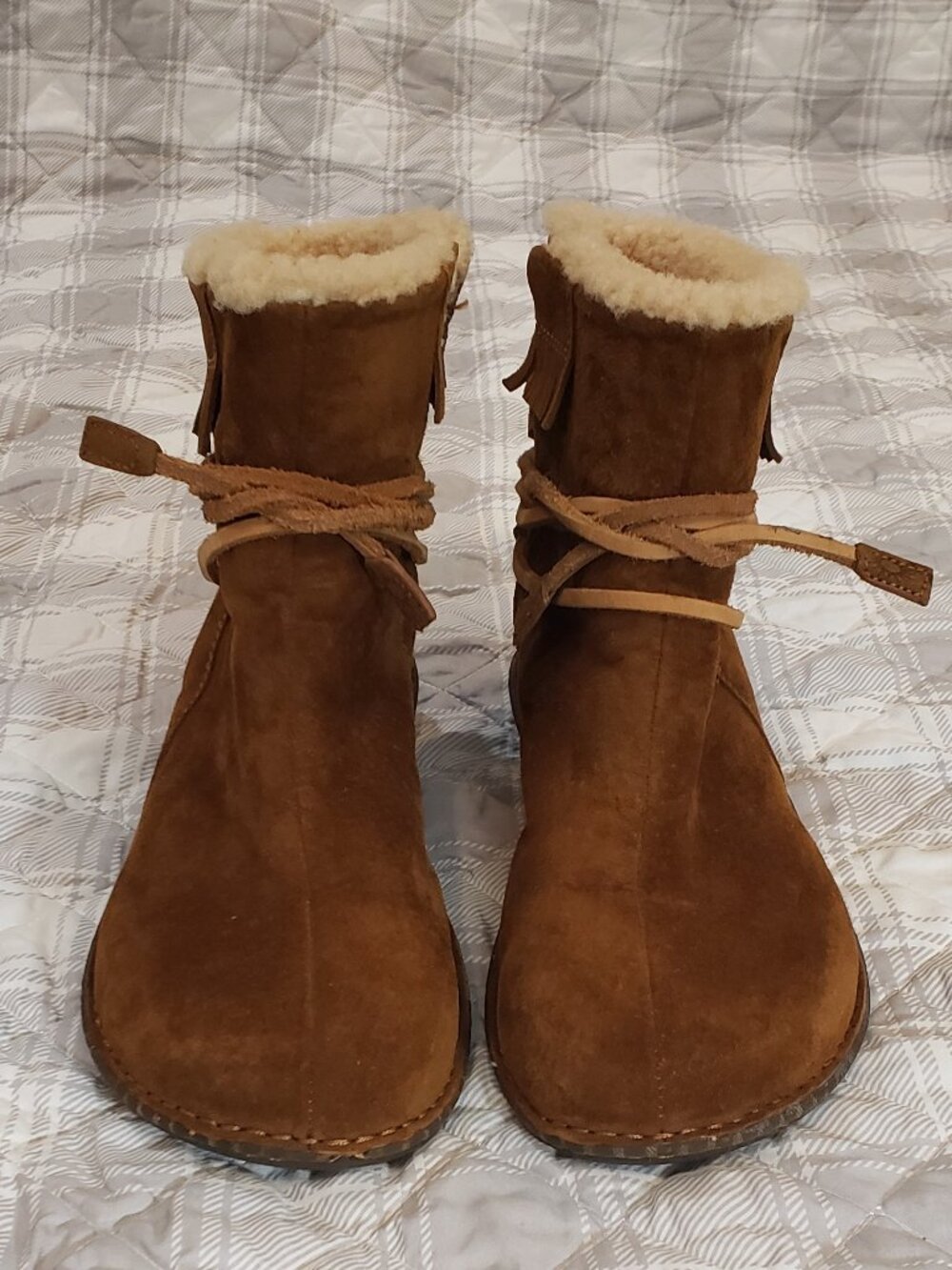 UGG Gaviota 5749 Women's Brown Suede Sheepskin Fringe Ankle Boot Size 11